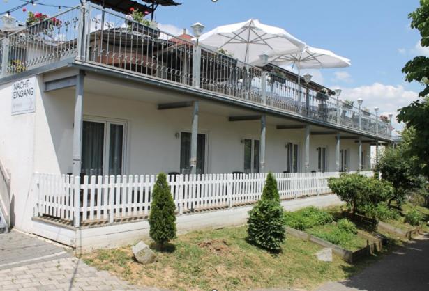 Kueffner Hof Hotel Langenbeutingen Bagian luar foto