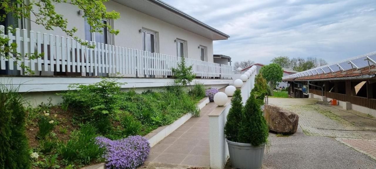 Kueffner Hof Hotel Langenbeutingen Bagian luar foto